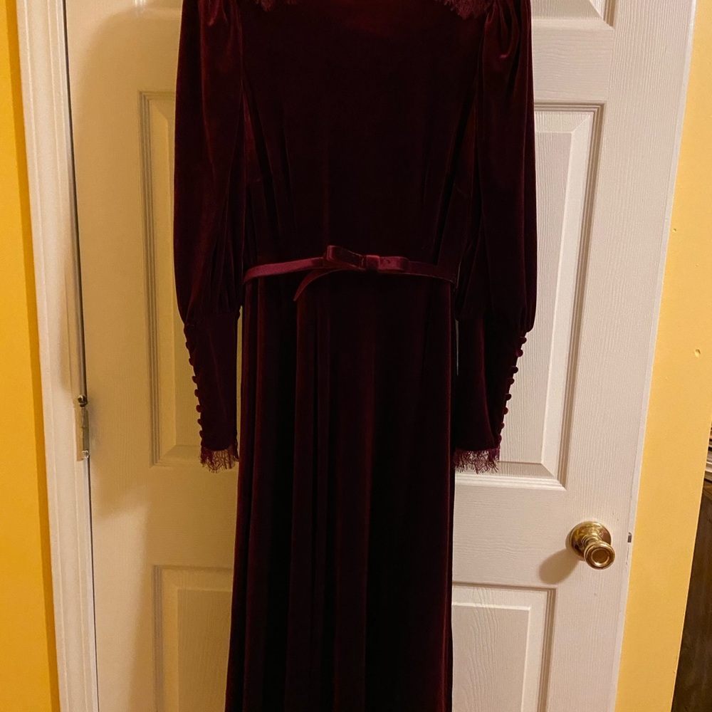 ANTONIO MELANI Red Long Sleeve Gown with Bishop Sleeves